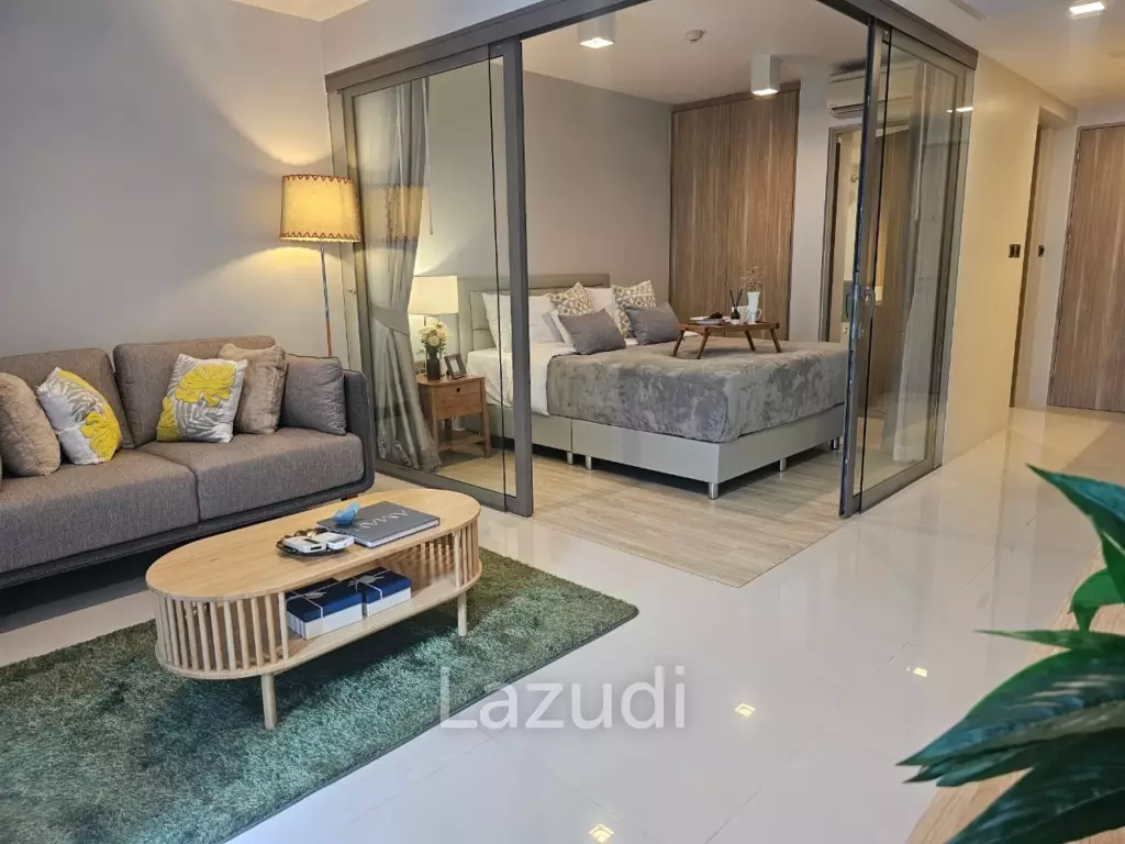 Condo with private garden, jacuzzi and more!