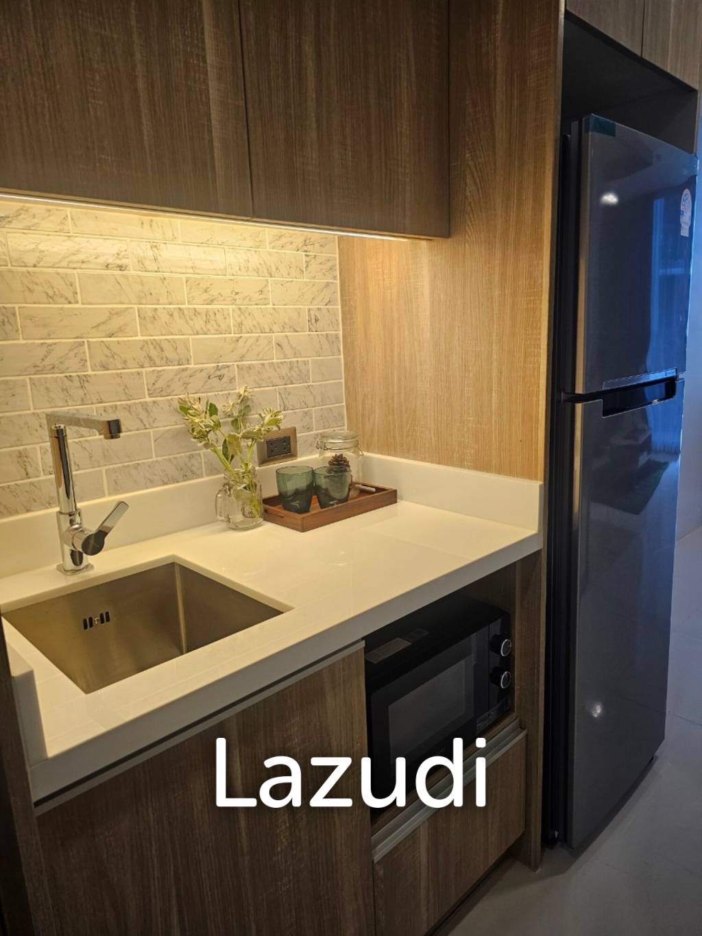 Condo with private garden, jacuzzi and more!