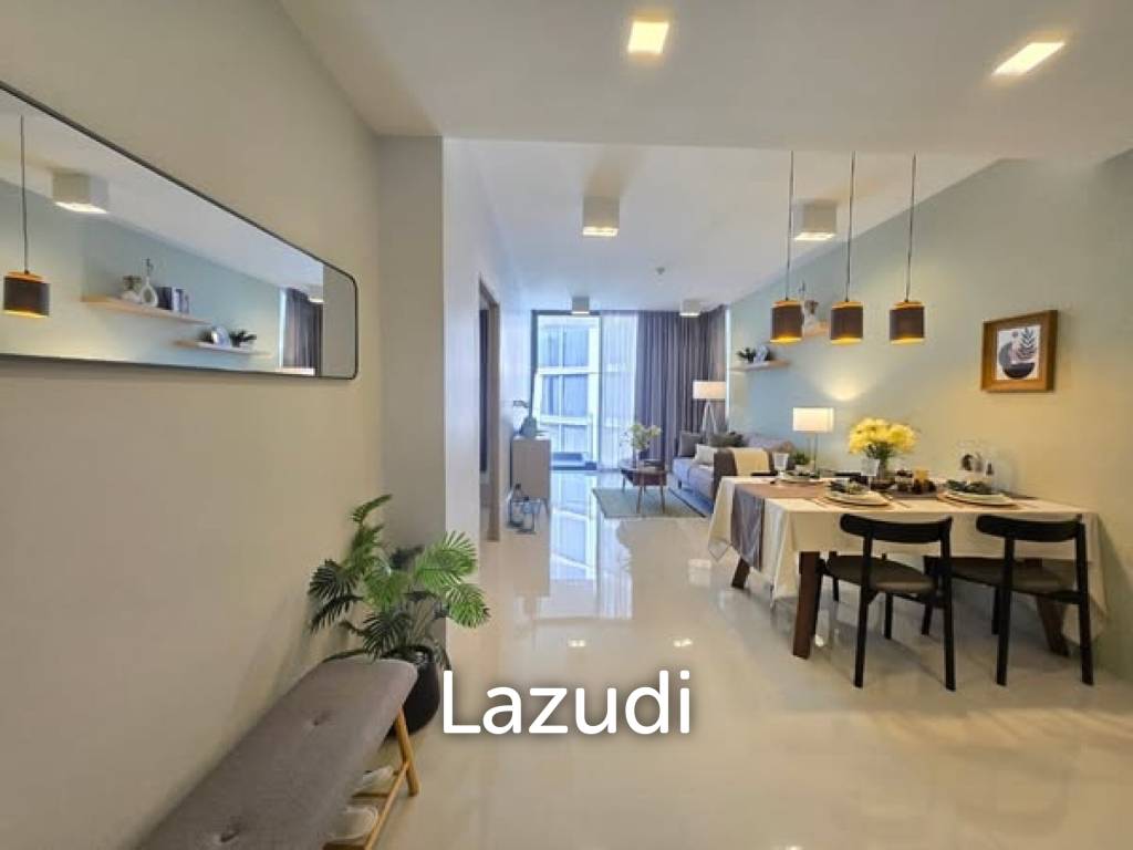 Corner unit in 4th floor with pool and garden view. Close to beach
