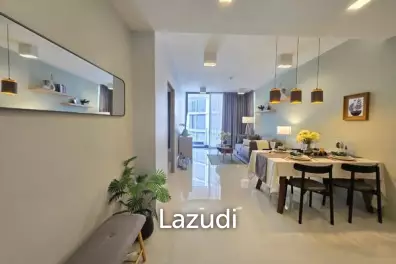 Corner unit in 4th floor with pool and garden view. Close to beach