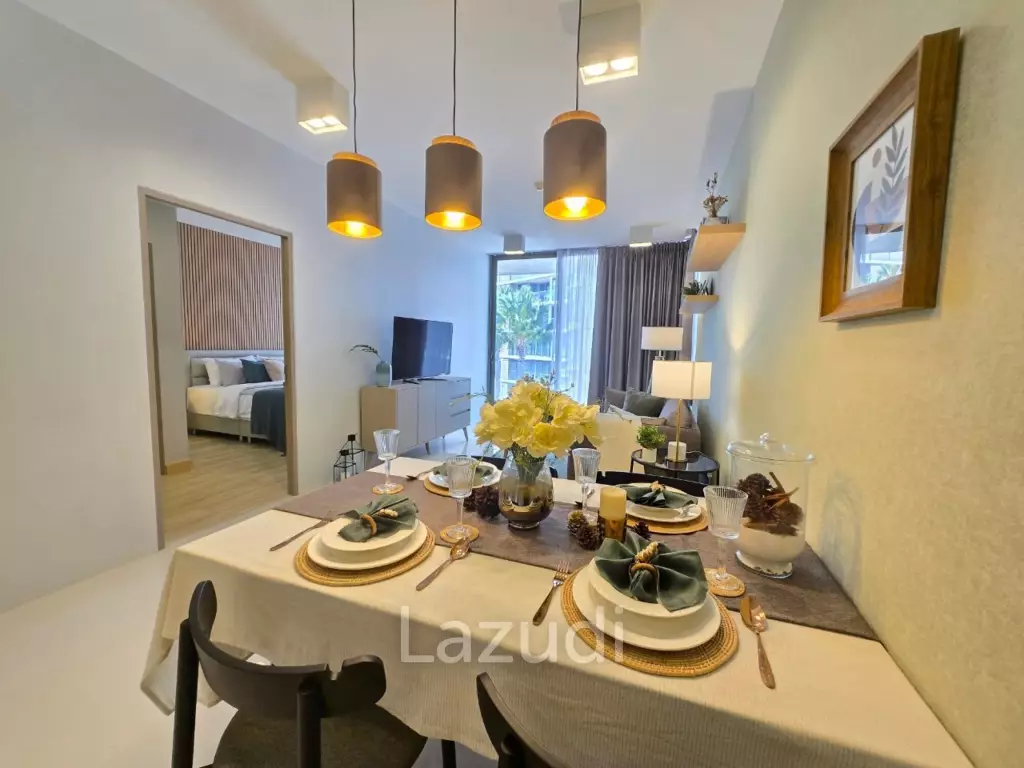 Corner unit in 4th floor with pool and garden view. Close to beach