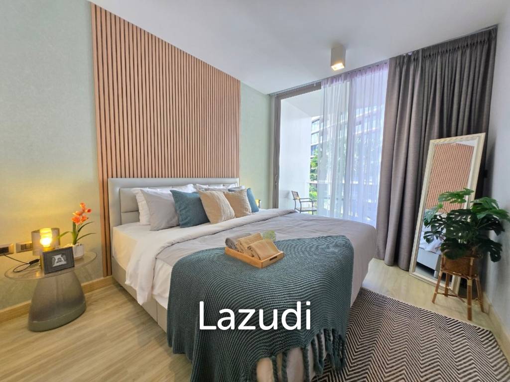 Corner unit in 4th floor with pool and garden view. Close to beach
