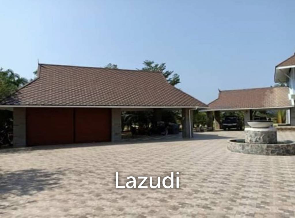 Great Design 2 storey pol villa with 2 guest villas