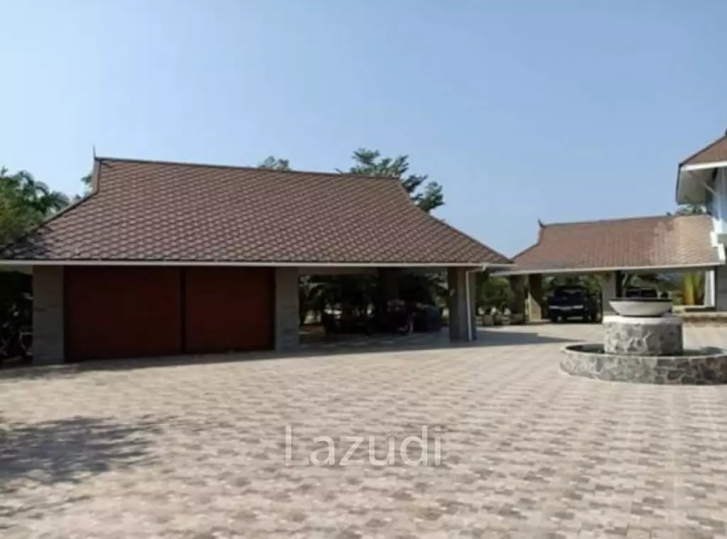 Great Design 2 storey pol villa with 2 guest villas