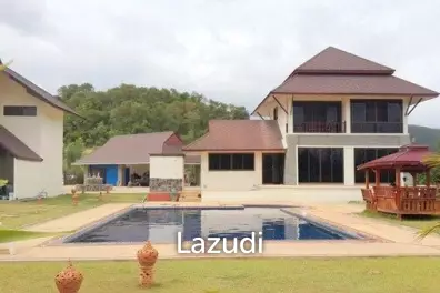 Great Design 2 storey pol villa with 2 guest villas