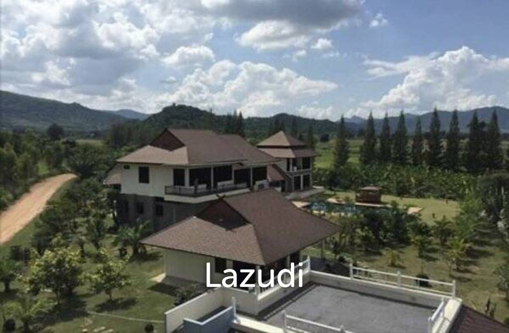 Great Design 2 storey pol villa with 2 guest villas