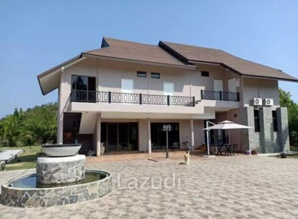 Great Design 2 storey pol villa with 2 guest villas