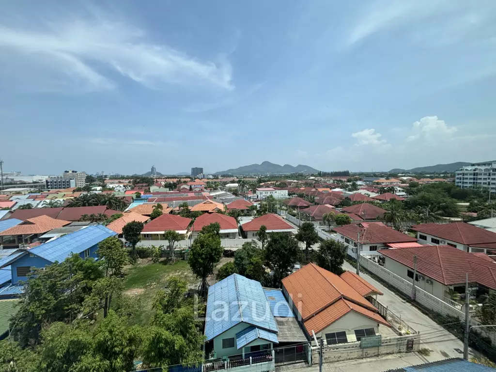 MIRA MONTE : Top Floor 1-Bedroom | Mountain Views | Prime Location