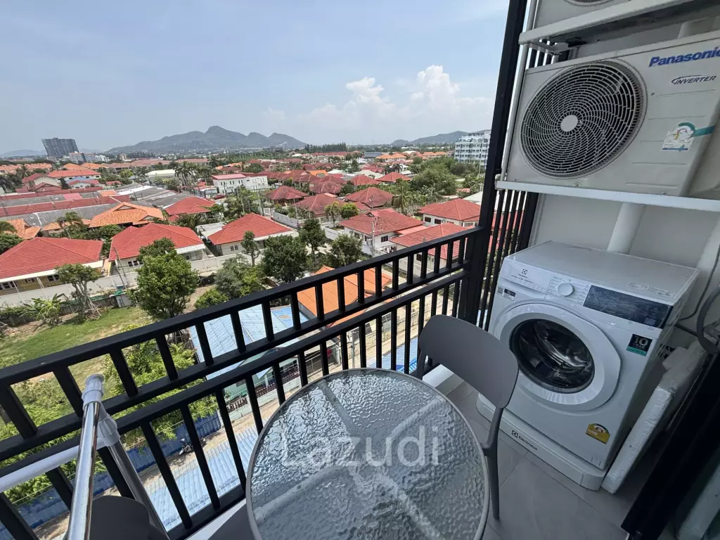 MIRA MONTE : Top Floor 1-Bedroom | Mountain Views | Prime Location