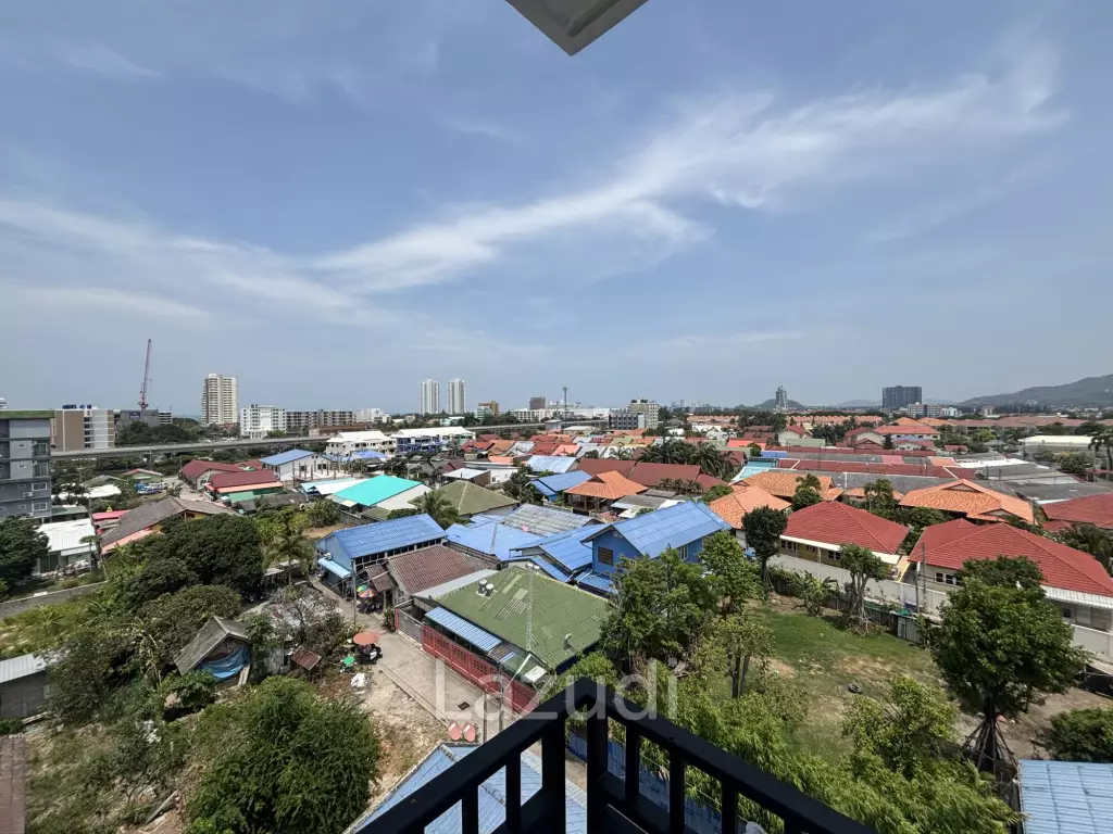 MIRA MONTE : Top Floor 1-Bedroom | Mountain Views | Prime Location