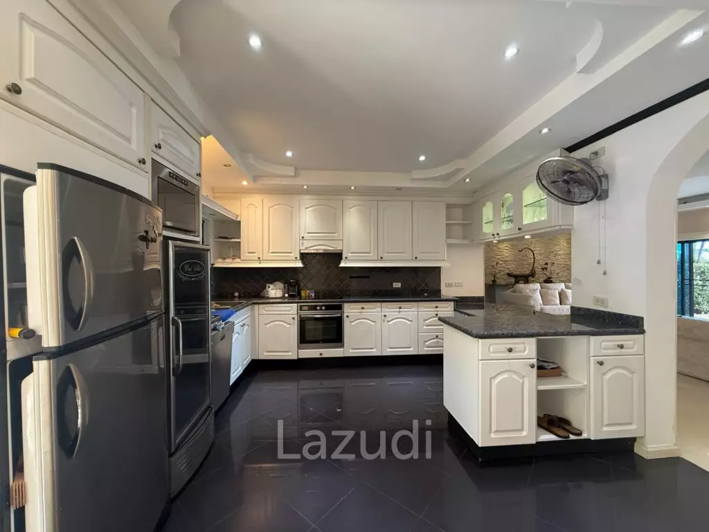 PALM HILL CONDO : 3 bed on ground floor with large condo