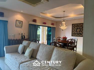PALM HILL CONDO : 3 bed on ground floor with large condo