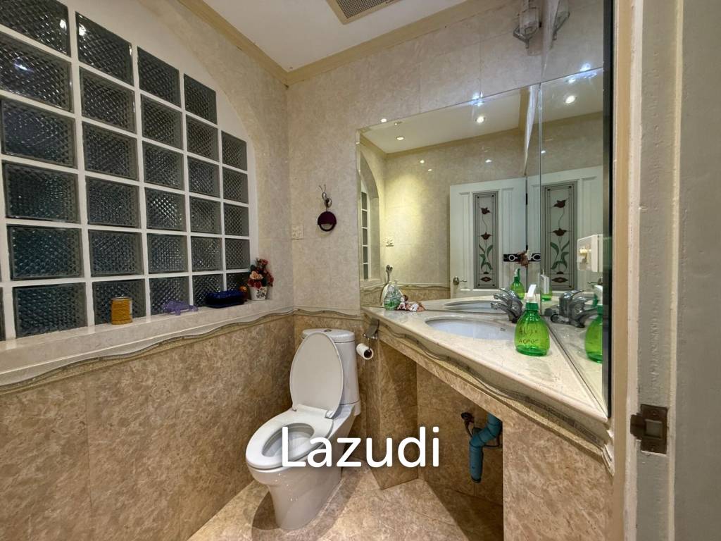 PALM HILL CONDO : 3 bed on ground floor with large condo