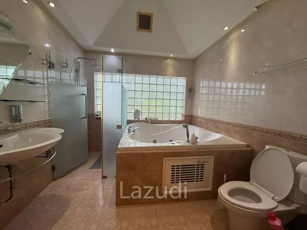 PALM HILL CONDO : 3 bed on ground floor with large condo