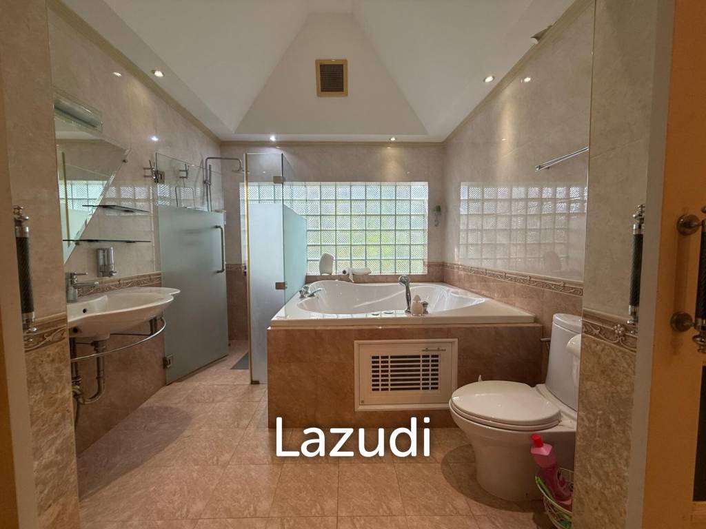 PALM HILL CONDO : 3 bed on ground floor with large condo