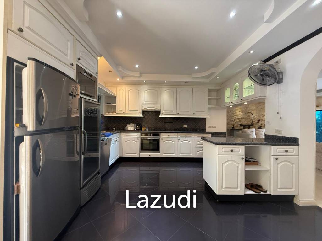 PALM HILL CONDO : 3 bed on ground floor with large condo