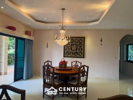 PALM HILL CONDO : 3 bed on ground floor with large condo