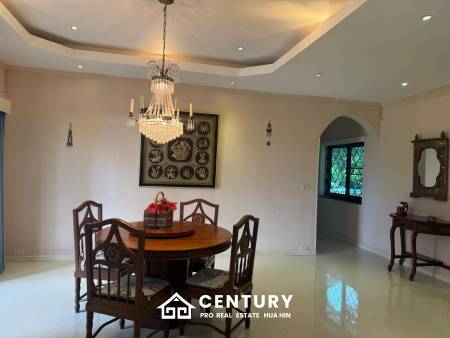 PALM HILL CONDO : 3 bed on ground floor with large condo