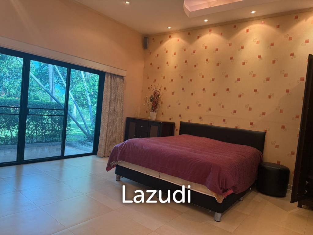 PALM HILL CONDO : 3 bed on ground floor with large condo