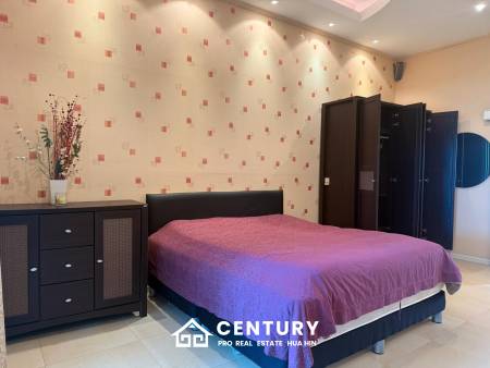 PALM HILL CONDO : 3 bed on ground floor with large condo