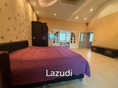 PALM HILL CONDO : 3 bed on ground floor with large condo