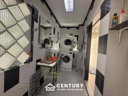 PALM HILL CONDO : 3 bed on ground floor with large condo