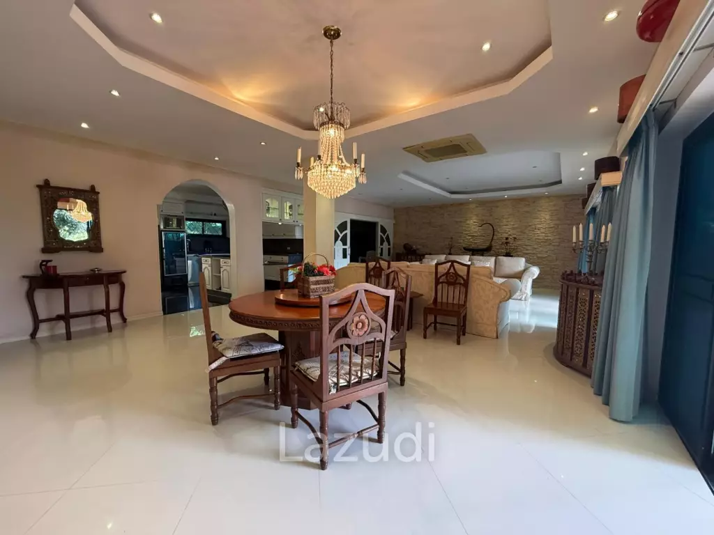 PALM HILL CONDO : 3 bed on ground floor with large condo