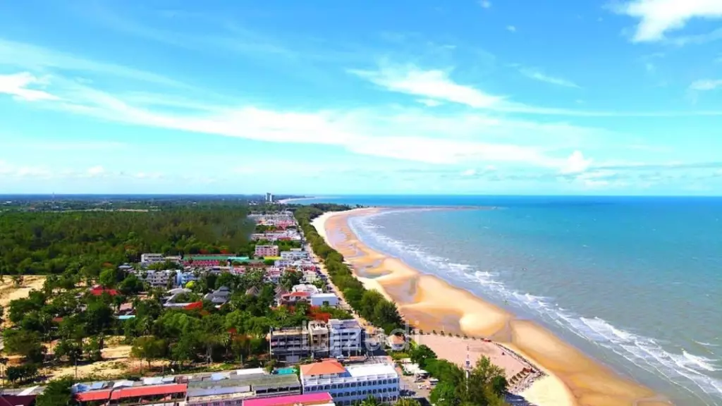 The Beach Palace: FOR SALE, Top Floor with Balcony