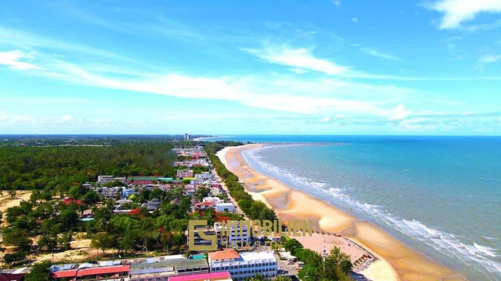 Eckwohnung - oberstes Stockwerk / 70qm / Designermöbel / moderne Küche