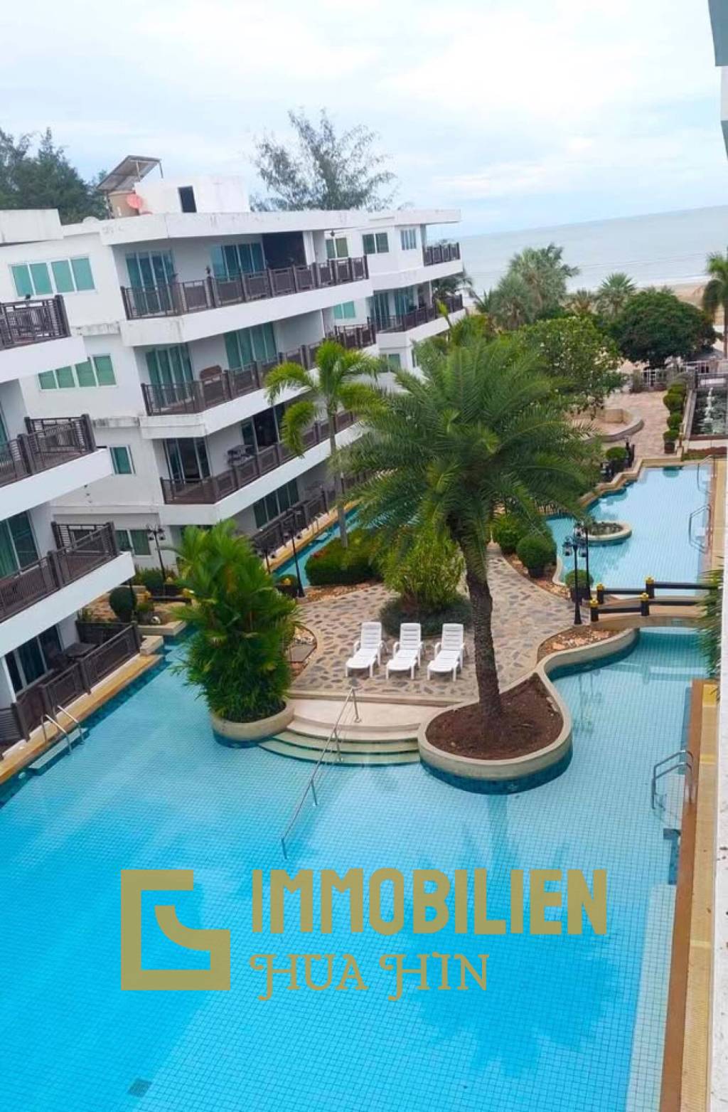 Eckwohnung - oberstes Stockwerk / 70qm / Designermöbel / moderne Küche