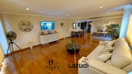 Eckwohnung - oberstes Stockwerk / 70qm / Designermöbel / moderne Küche