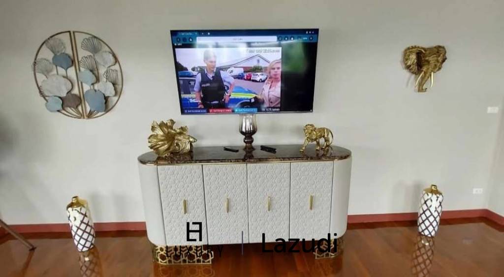 Eckwohnung - oberstes Stockwerk / 70qm / Designermöbel / moderne Küche