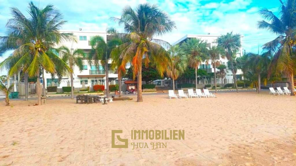 Eckwohnung - oberstes Stockwerk / 70qm / Designermöbel / moderne Küche