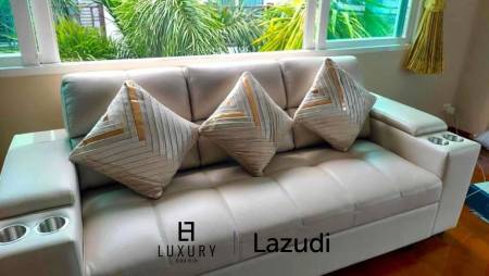 Eckwohnung - oberstes Stockwerk / 70qm / Designermöbel / moderne Küche