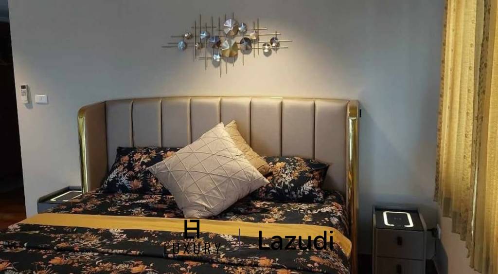 Eckwohnung - oberstes Stockwerk / 70qm / Designermöbel / moderne Küche