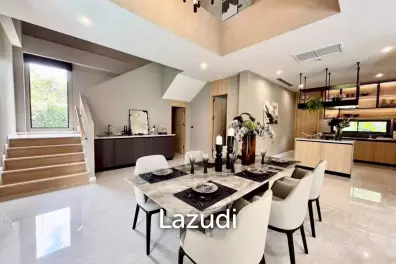 5 Beds 6 Baths 374 SQ.M. Luxury Vista Villa Pattaya