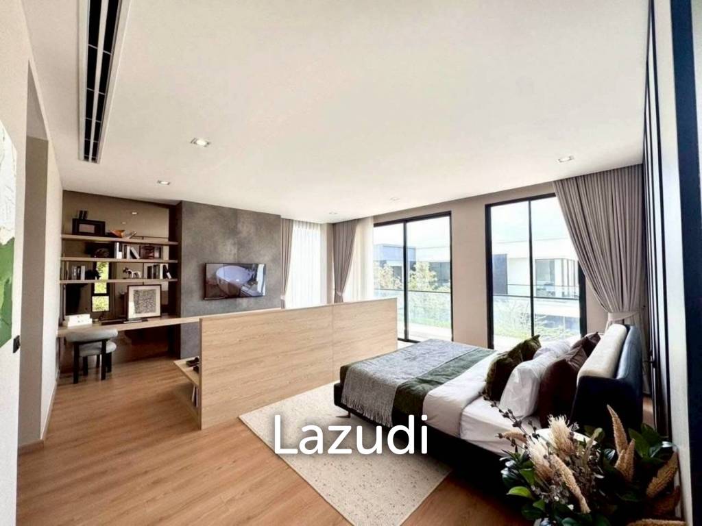 5 Beds 6 Baths 374 SQ.M. Luxury Vista Villa Pattaya