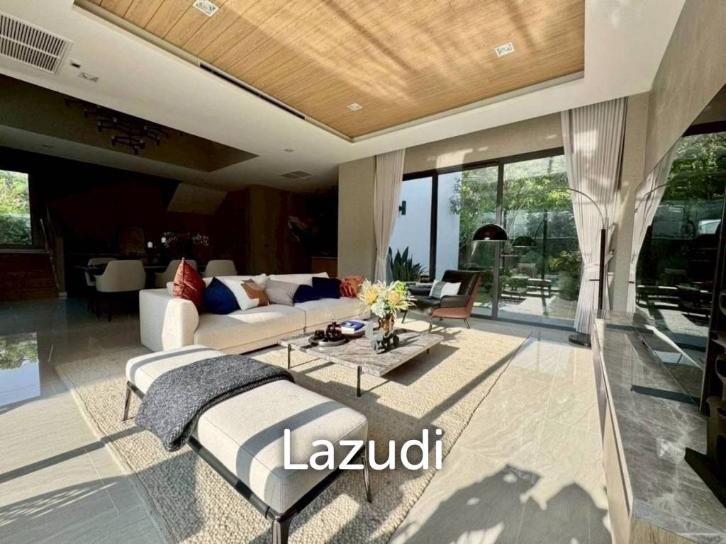 5 Beds 6 Baths 374 SQ.M. Luxury Vista Villa Pattaya