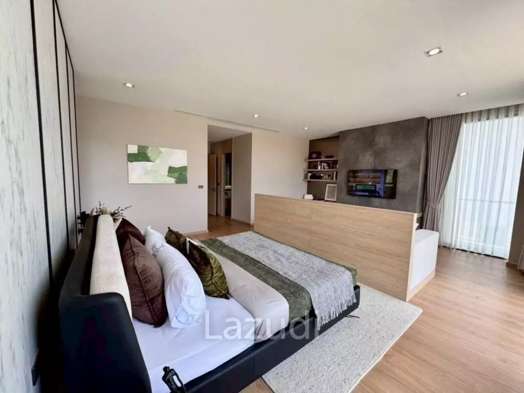 5 Beds 6 Baths 374 SQ.M. Luxury Vista Villa Pattaya