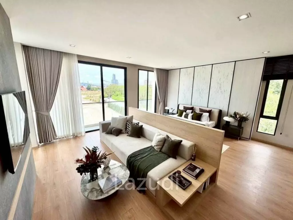 5 Beds 6 Baths 374 SQ.M. Luxury Vista Villa Pattaya