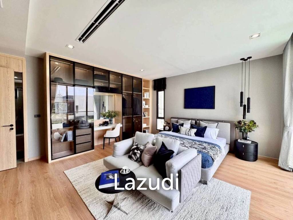 5 Beds 6 Baths 374 SQ.M. Luxury Vista Villa Pattaya