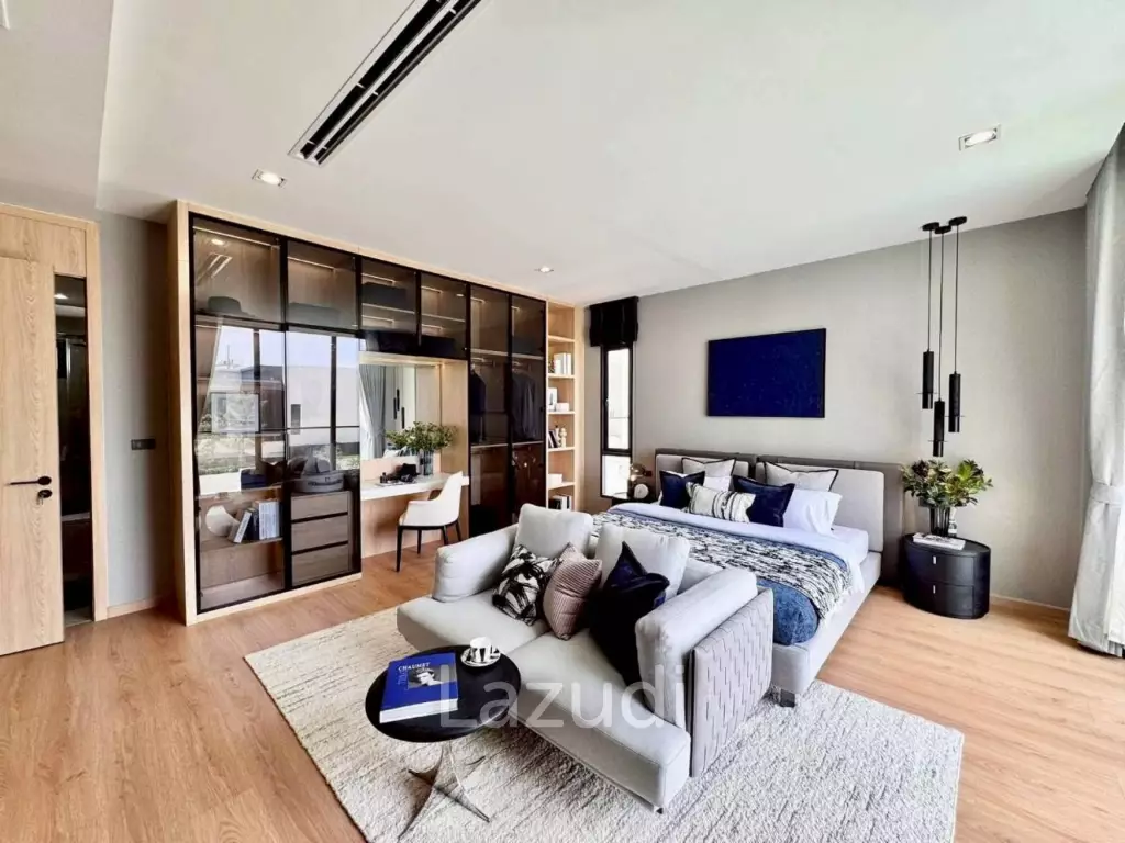 5 Beds 6 Baths 374 SQ.M. Luxury Vista Villa Pattaya