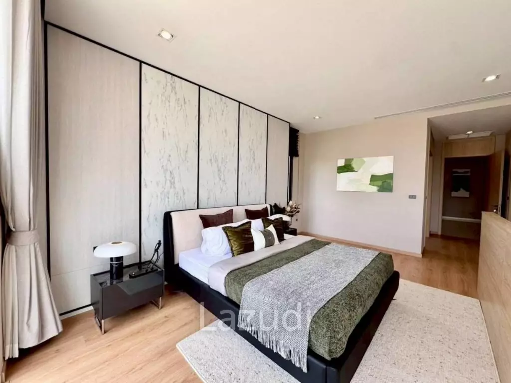 5 Beds 6 Baths 374 SQ.M. Luxury Vista Villa Pattaya