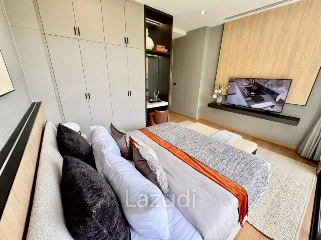 5 Beds 6 Baths 374 SQ.M. Luxury Vista Villa Pattaya