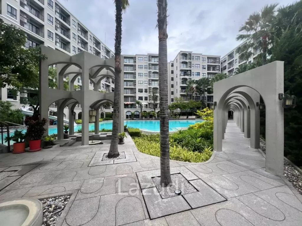 LA CASITA : Studio Condo on 6th Floor