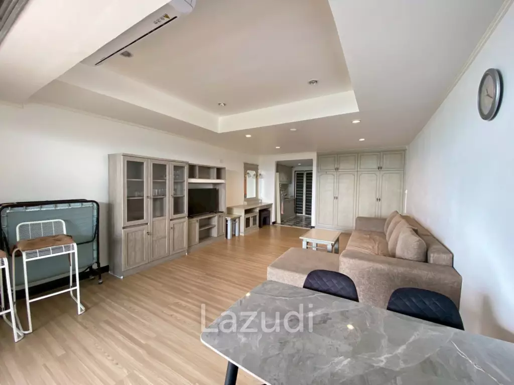 Spacious Studio Room with Scenic Views at Beachfront Cha Am Grand Condotel