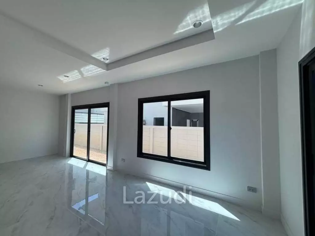 4 Beds 3 Baths 190 SQ.M. Supalai ParkVille Pattaya