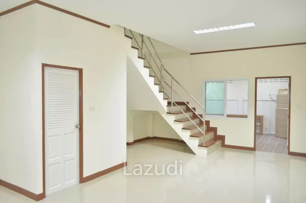 Urgent Sale! 3-Story Commercial Building with Tenant