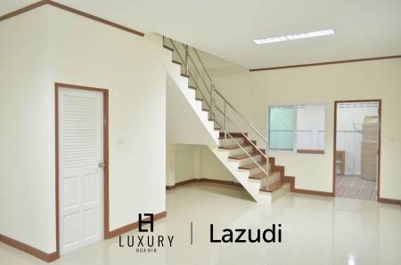 Urgent Sale! 3-Story Commercial Building with Tenant