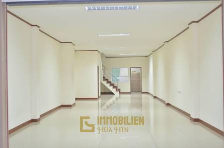 Dringender Verkauf! Zweistöckiges Geschäftsgebäude mit Mieter